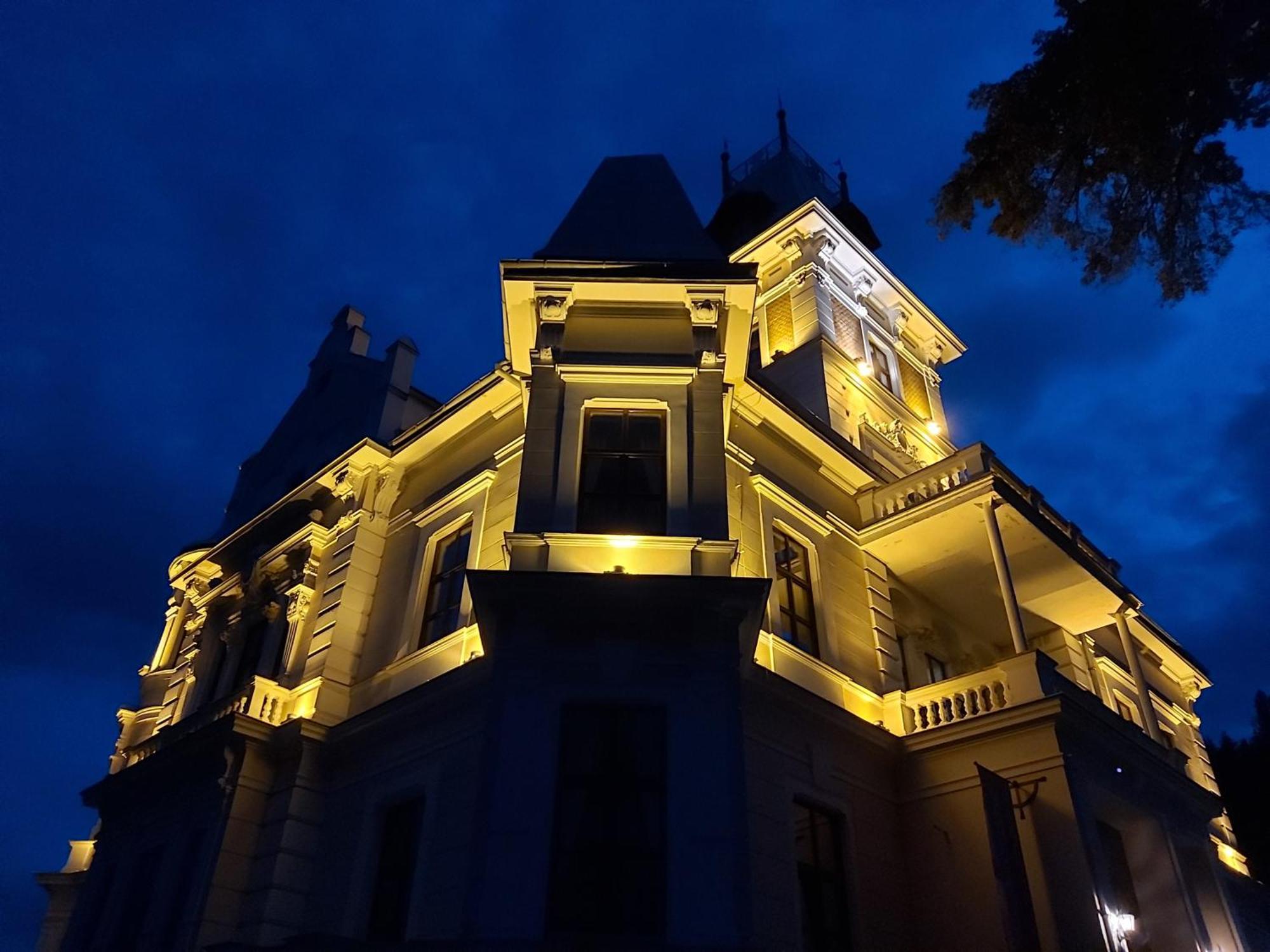 Hotel Chateau Cihelny 卡罗维发利 外观 照片