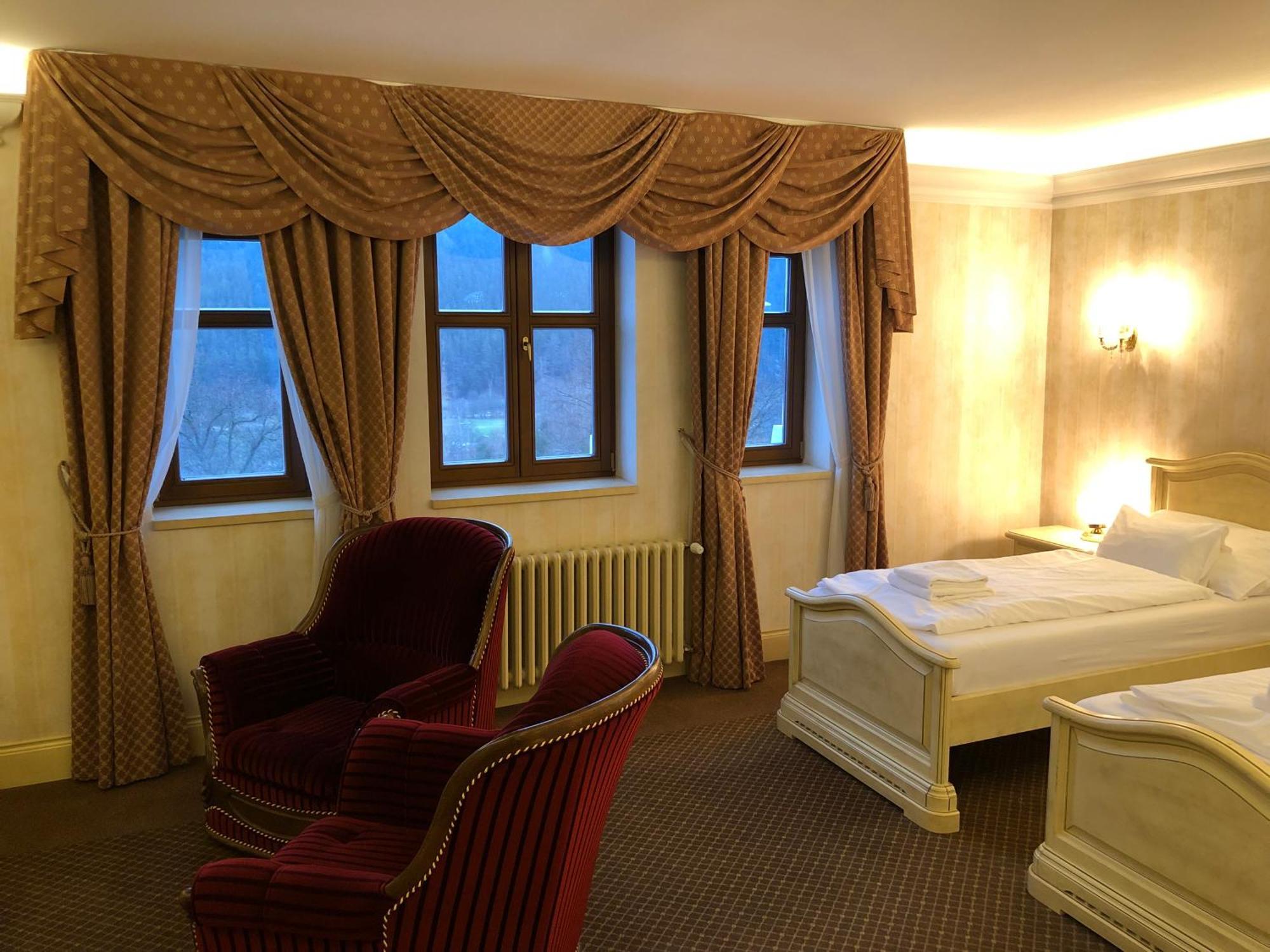 Hotel Chateau Cihelny 卡罗维发利 外观 照片